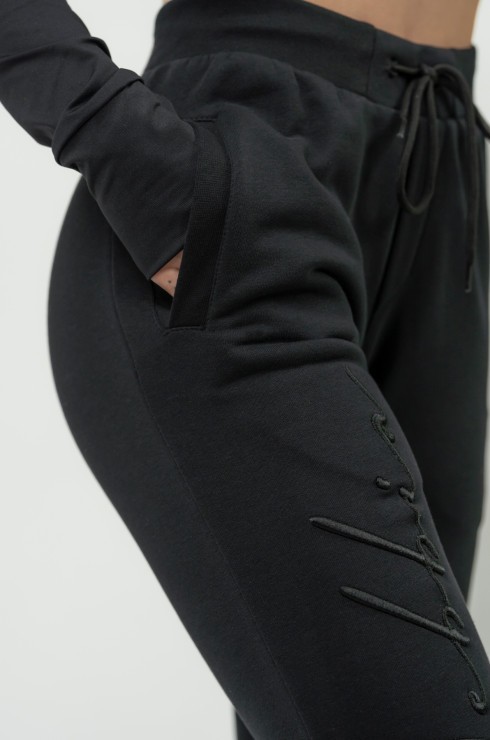 Брюки NEBBIA 846 High-Waist Joggers INTENSE Signature Black
