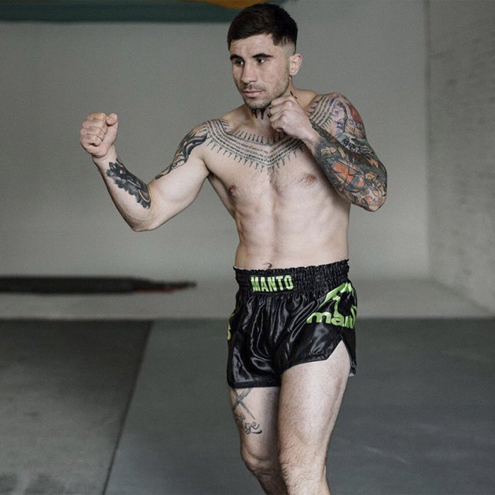 Тайские шорты Manto Muay Thai Dual Black/Green mantshorts017