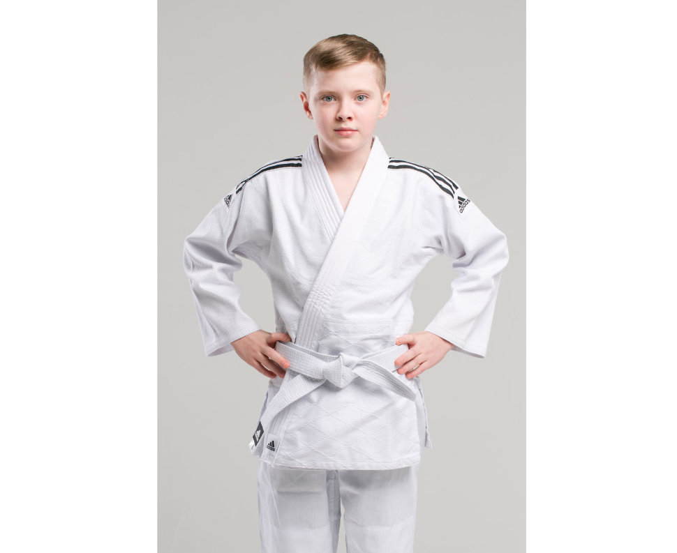 Кимоно для дзюдо с поясом подростковое Club белое с черными полосками J350-BELT