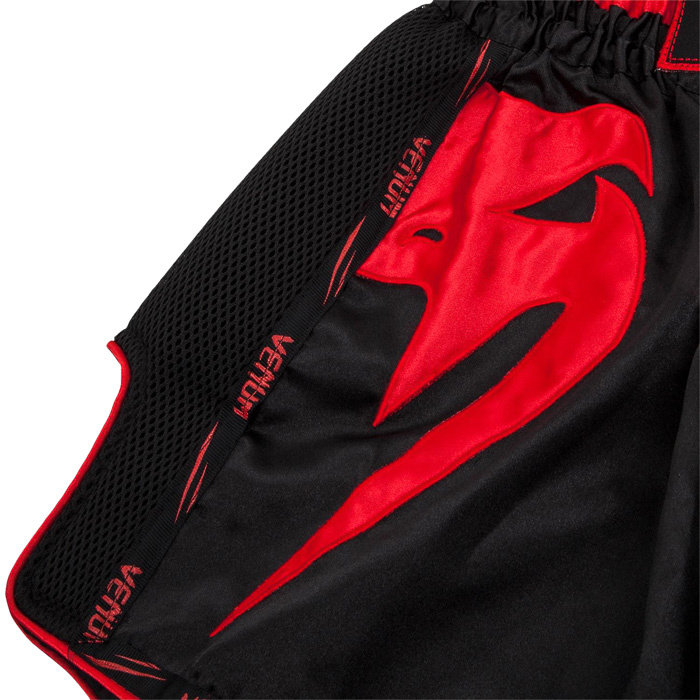 Шорты тайские Venum Giant Black/Red ventshorts030