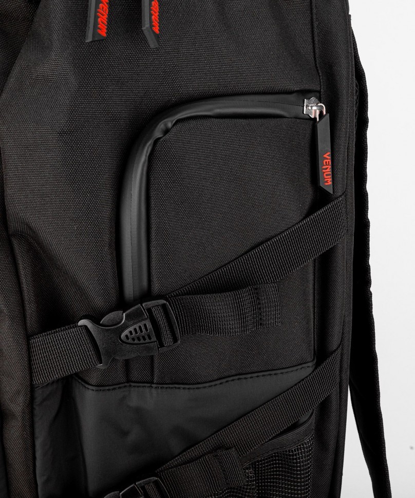 Рюкзак Venum Challenger Xtreme Evo Black/Red 00703