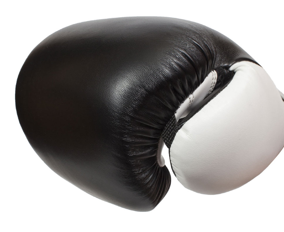 Перчатки боксерские Clinch Punch C131черно-белые