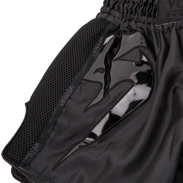 Шорты тайские Venum Giant Black/Black ventshorts032