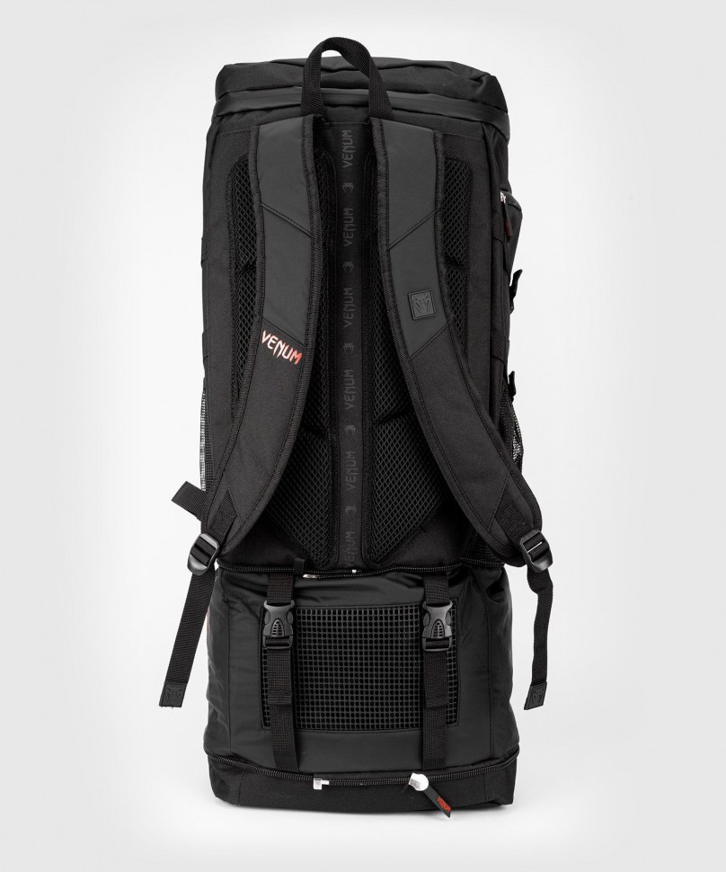 Рюкзак Venum Challenger Xtreme Evo Black/Red 00703