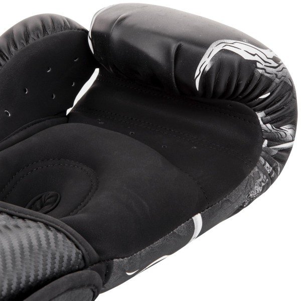 Перчатки боксерские Venum Devil White/Black 01505
