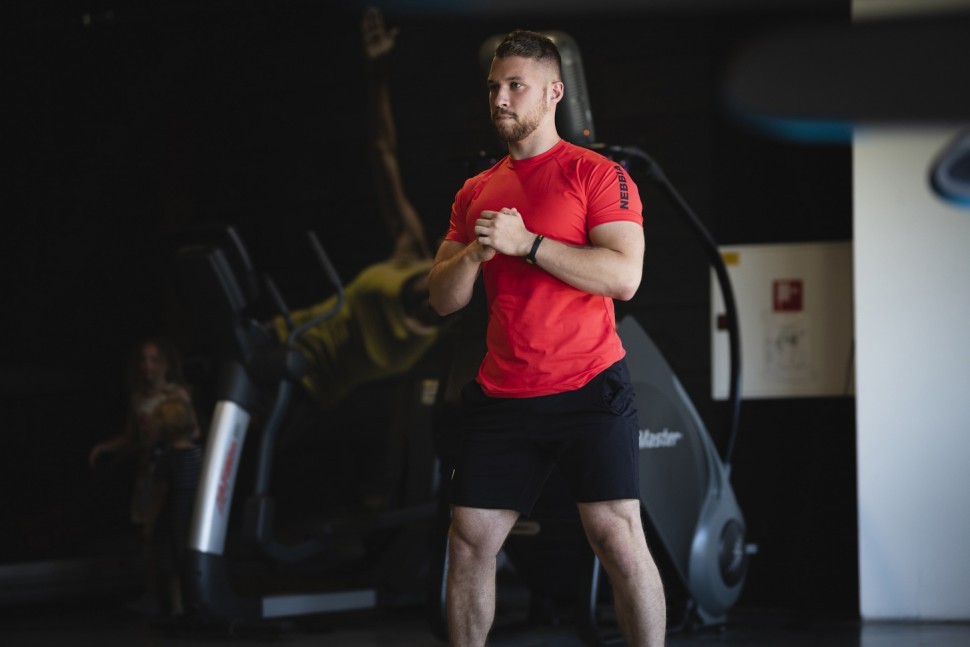 Футболка Nebbia Men Sporty Fit T-shirt “Essentials” 326 Red