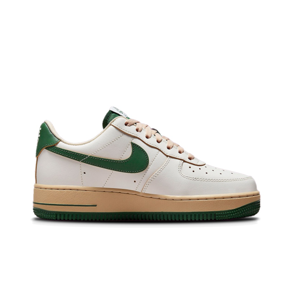 Кроссовки Nike WMNS AIR FORCE 1 '07 DZ4764-133