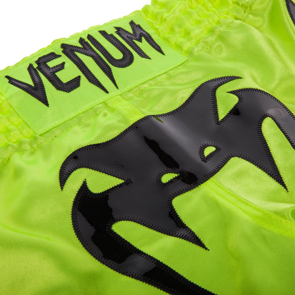 Шорты тайские Venum Bangkok Inferno Neo Yellow 107629