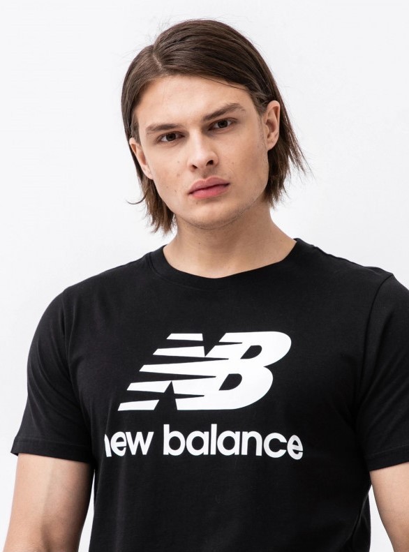 Футболка New Balance Essentials Stacked Logo T-Shirt MT01575-BK