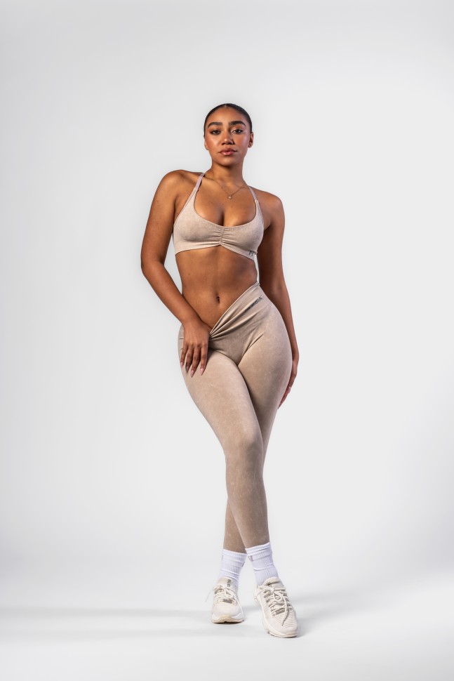 Топ Nebbia Medium-Support Sports Bra TOTALLY SEAMLESS 305 Cream