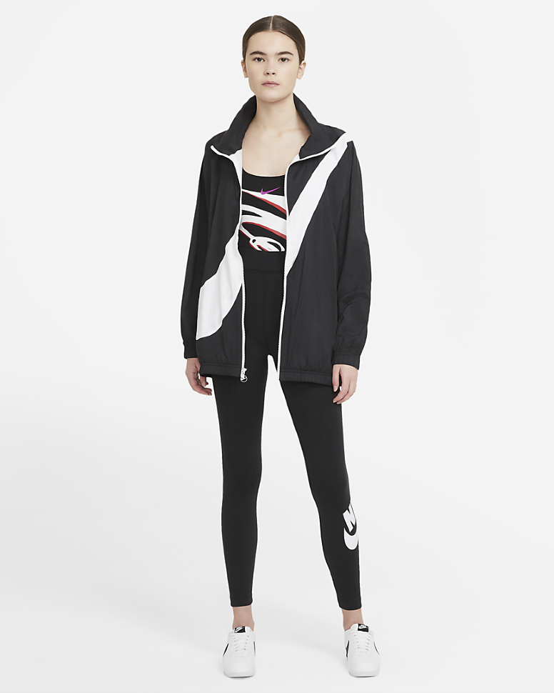 Тайтсы Nike Sportswear Essential CZ8528-010