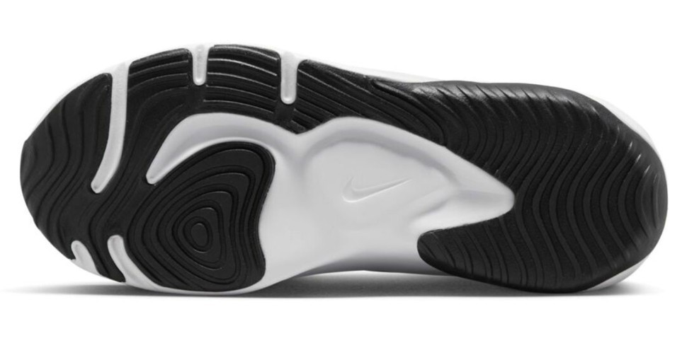 Кроссовки Nike Legend Essential 3 DM1119-001