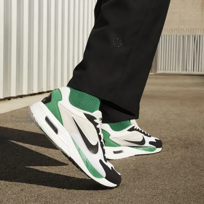 Кроссовки Nike Air Max Solo DX3666-102