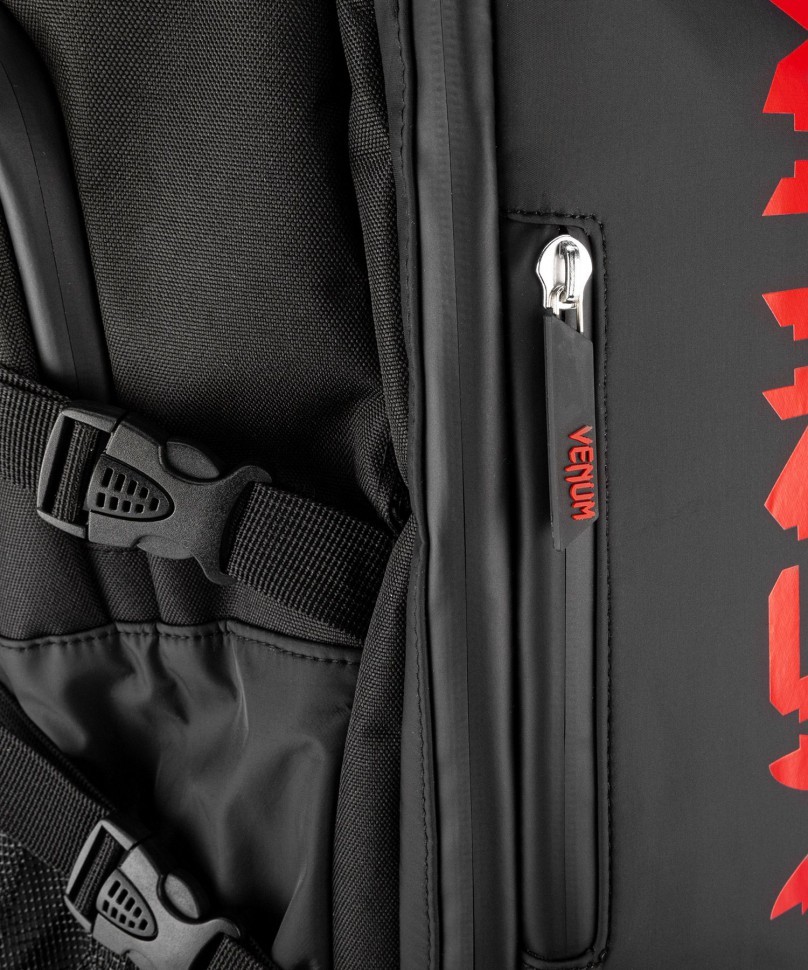 Рюкзак Venum Challenger Xtreme Evo Black/Red 00703