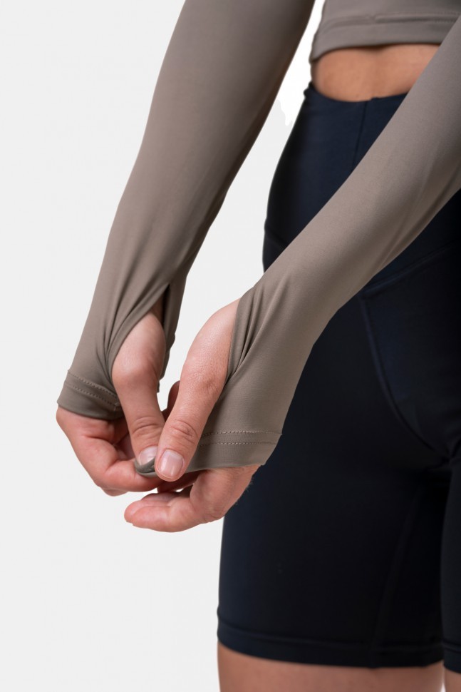 Лонгслив Nebbia 585 black Long Sleeve Thumbhole Sporty Crop Top Mocha