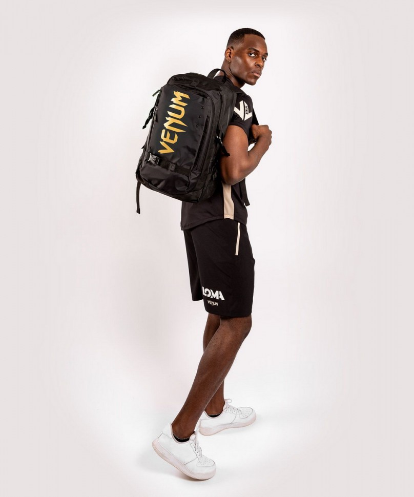 Рюкзак Venum Challenger Pro Evo Black/Gold 00637
