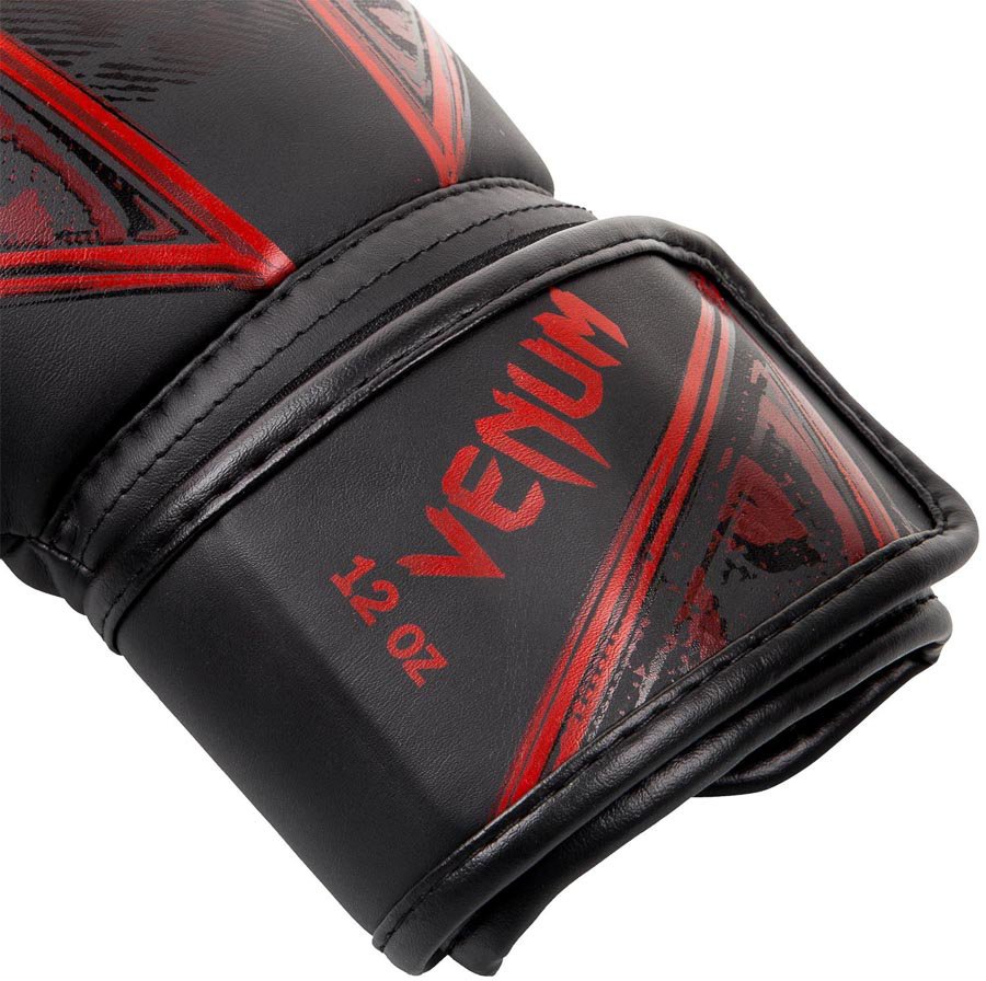 Перчатки боксерские Venum Gladiator Black/Red 01323