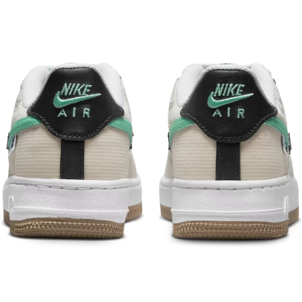 Кроссовки Nike Spliced Swoosh DX6062-101