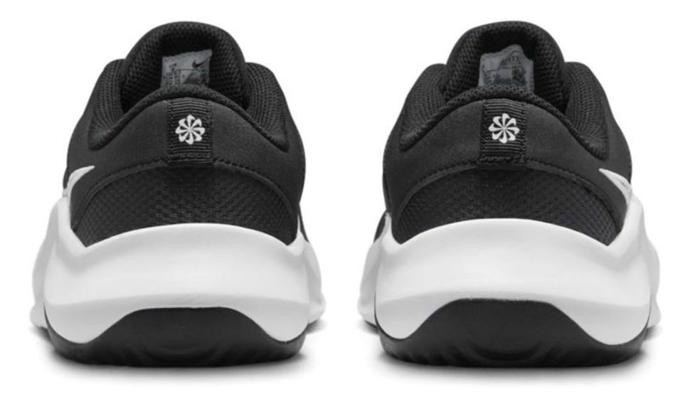 Кроссовки Nike Legend Essential 3 DM1119-001