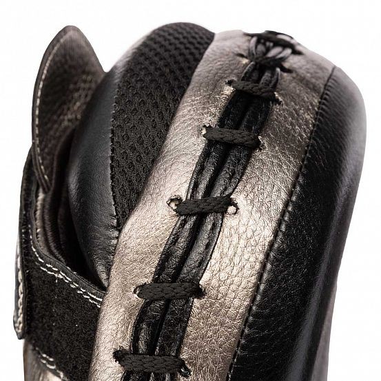 Лапы Clinch Focus Mitt Aero One c545черно-бронзовые