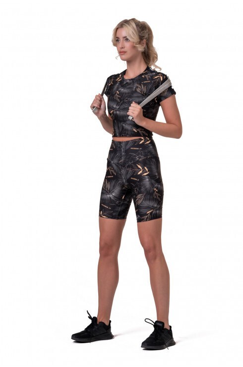 Футболка Nebbia укороченная Ocean selected crop top Active 568 SQ.black