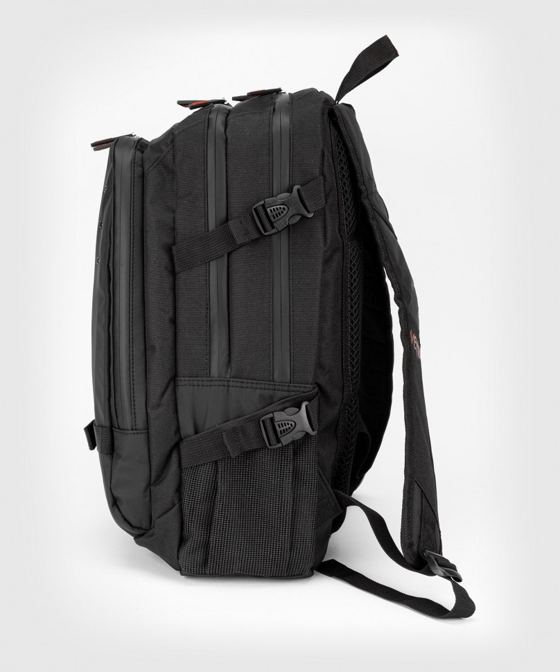 Рюкзак Venum Challenger Pro Evo Black/Red 00691