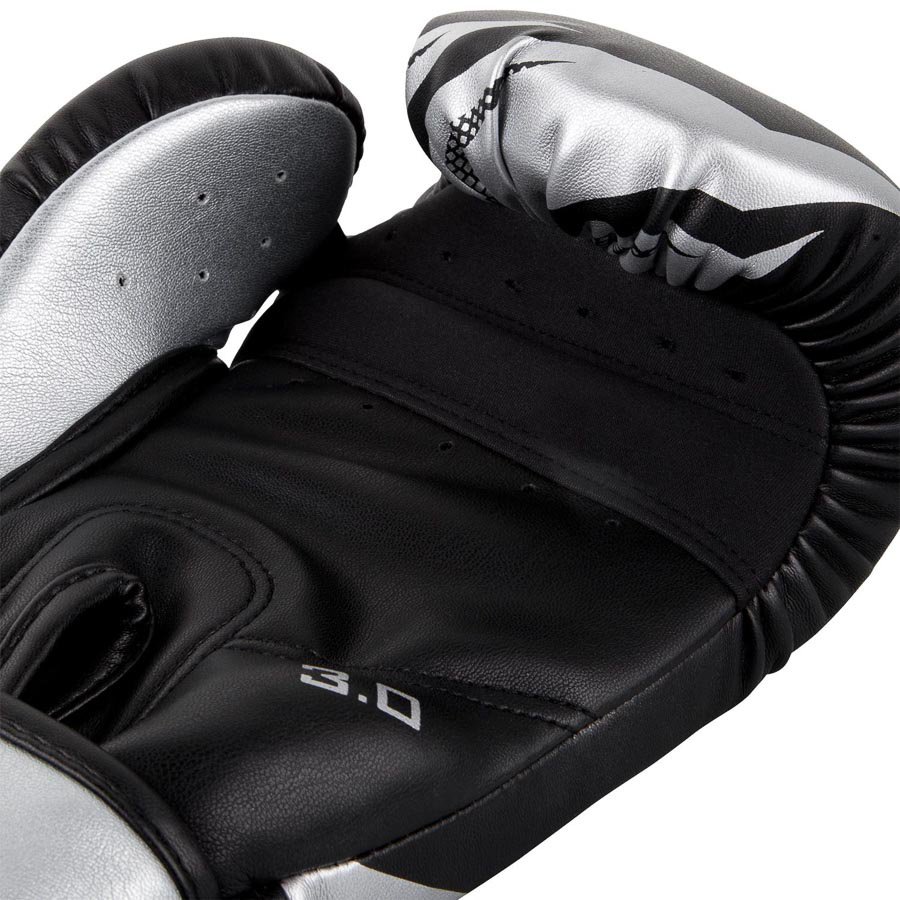 Перчатки боксерские Venum Challenger 3.0 Black/Silver 01169