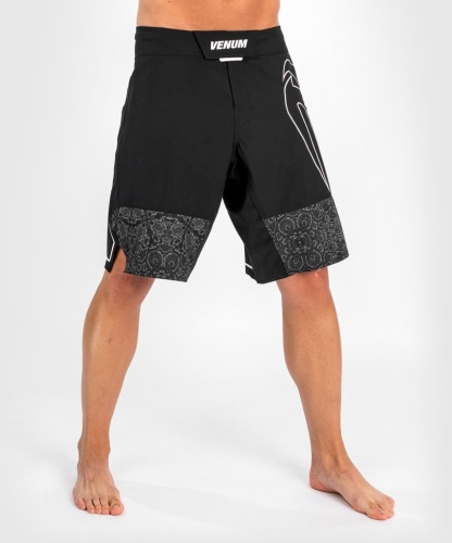 Шорты Venum Fightshorts Light 4.0 Venum - Black/White ven04263-108