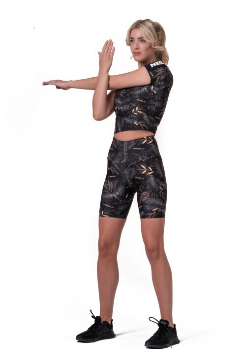 Футболка Nebbia укороченная Ocean selected crop top Active 568 SQ.black