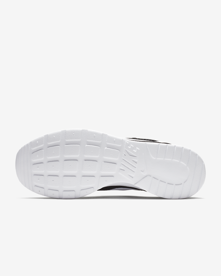 Кроссовки Nike Tanjun 812654-011