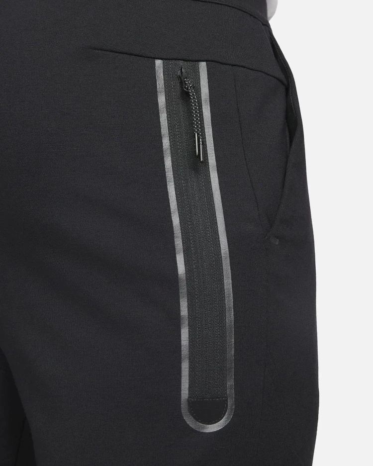 Брюки NIKE M NK TECH LGHTWHT JGGR DX0826-010