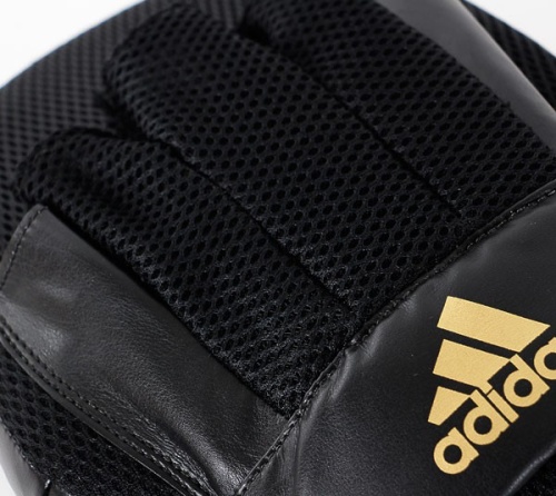 Лапы Adidas Curved Speed Mesh Coach Mitts черно-золотые adiSBAC014